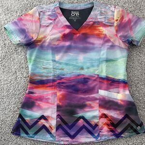 Barco One Women's Multicolor Abstract Print V-Neck Scrub Top - Size Medium